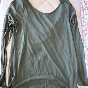 Women's Long-Sleeve Scoop Neck low back Top - Olive Green